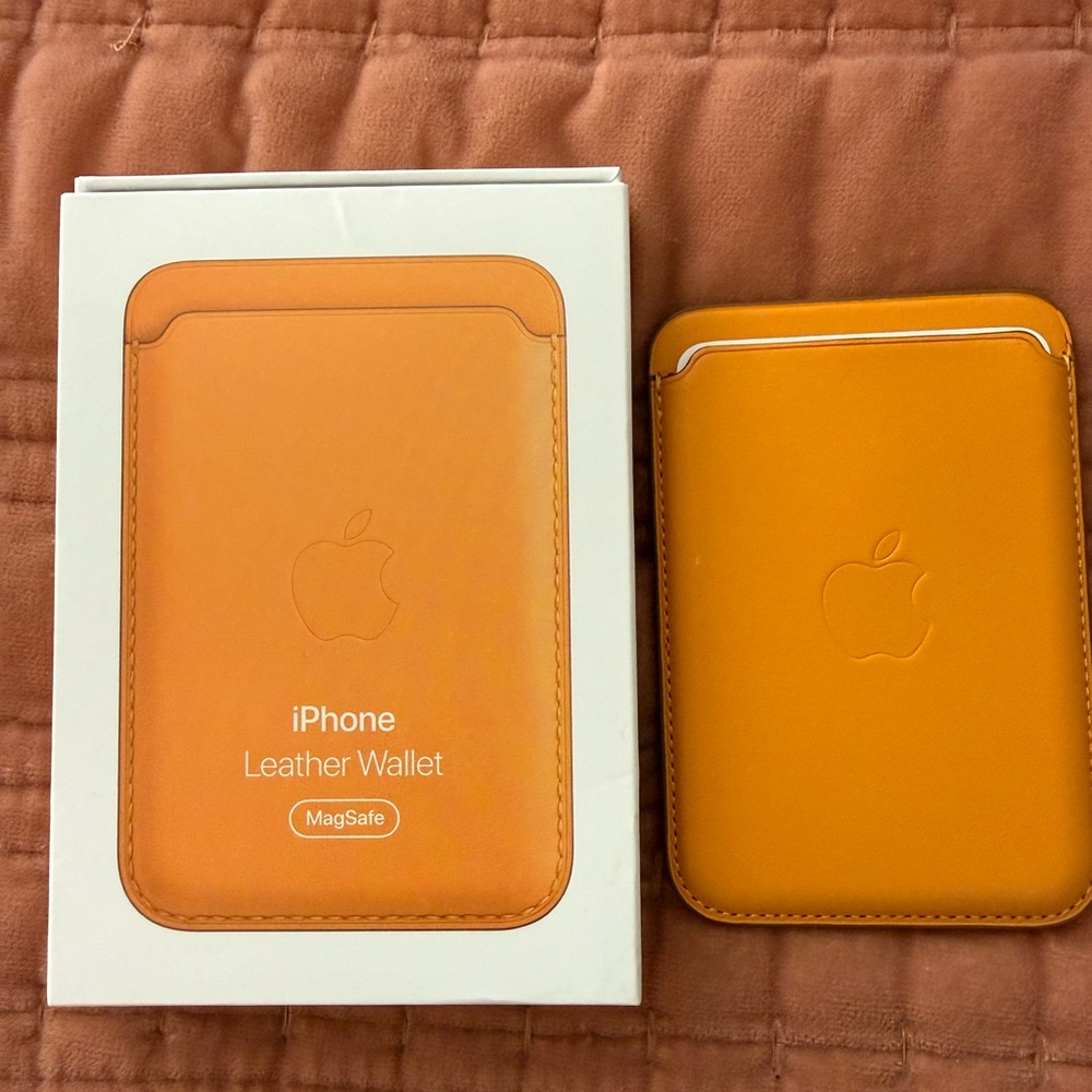 Apple iPhone Leather Wallet with MagSafe - California Poppy